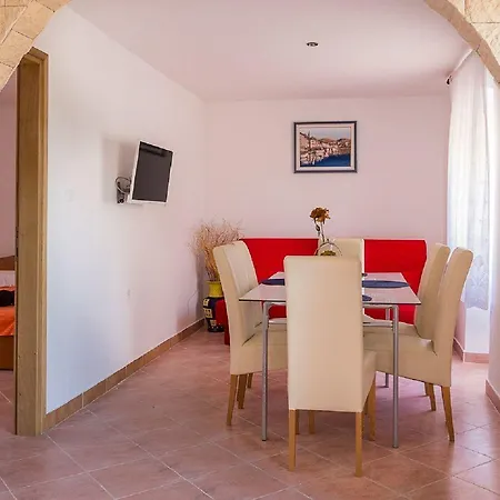 Nur 700 Meter Bis Zum Sandstrand Mit Pool, Kueche, Bad, Balkon, Bbq Apartment *