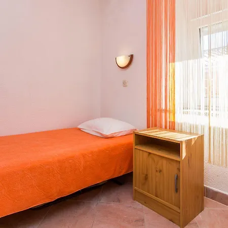 Nur 700 Meter Bis Zum Sandstrand Mit Pool, Kueche, Bad, Balkon, Bbq Apartment